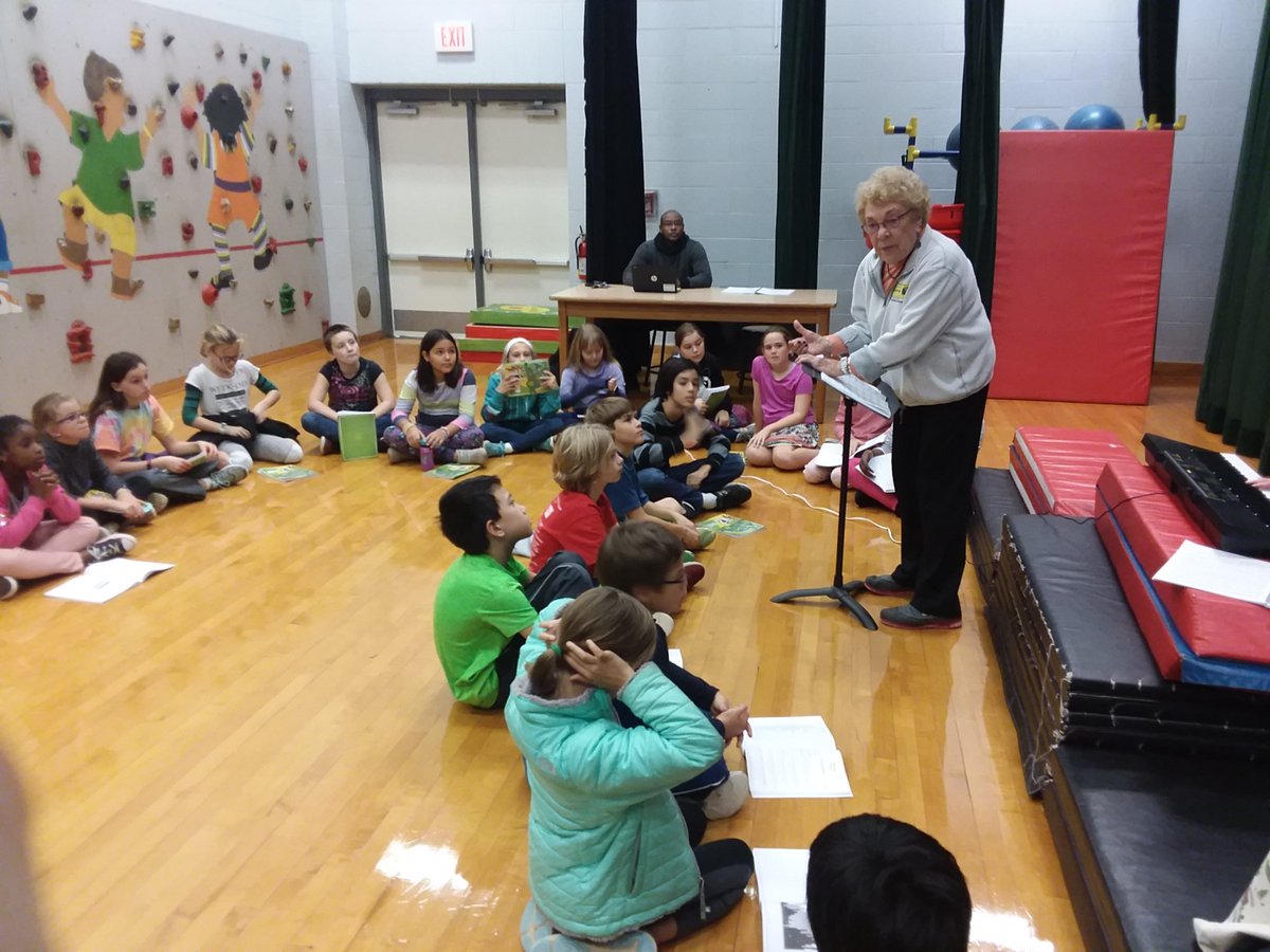 AShekelle's tweet photo. Vocal lesson with drama club! Thank you Mrs. Beyle and Mrs. Douglass! #estesproud https://t.co/B7T33wAPUg