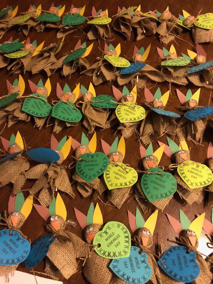 LHACharters's tweet photo. This past Tuesday was #WorldKindnessDay, and Ms. Flinchum, a proud mom and PTA vice president at the #JacksonvilleLighthouseAcademy, made turkey pops for every #JLCSMain scholar! Talk about #Kindness! #LighthouseAcademies https://t.co/VIVCLlo29N