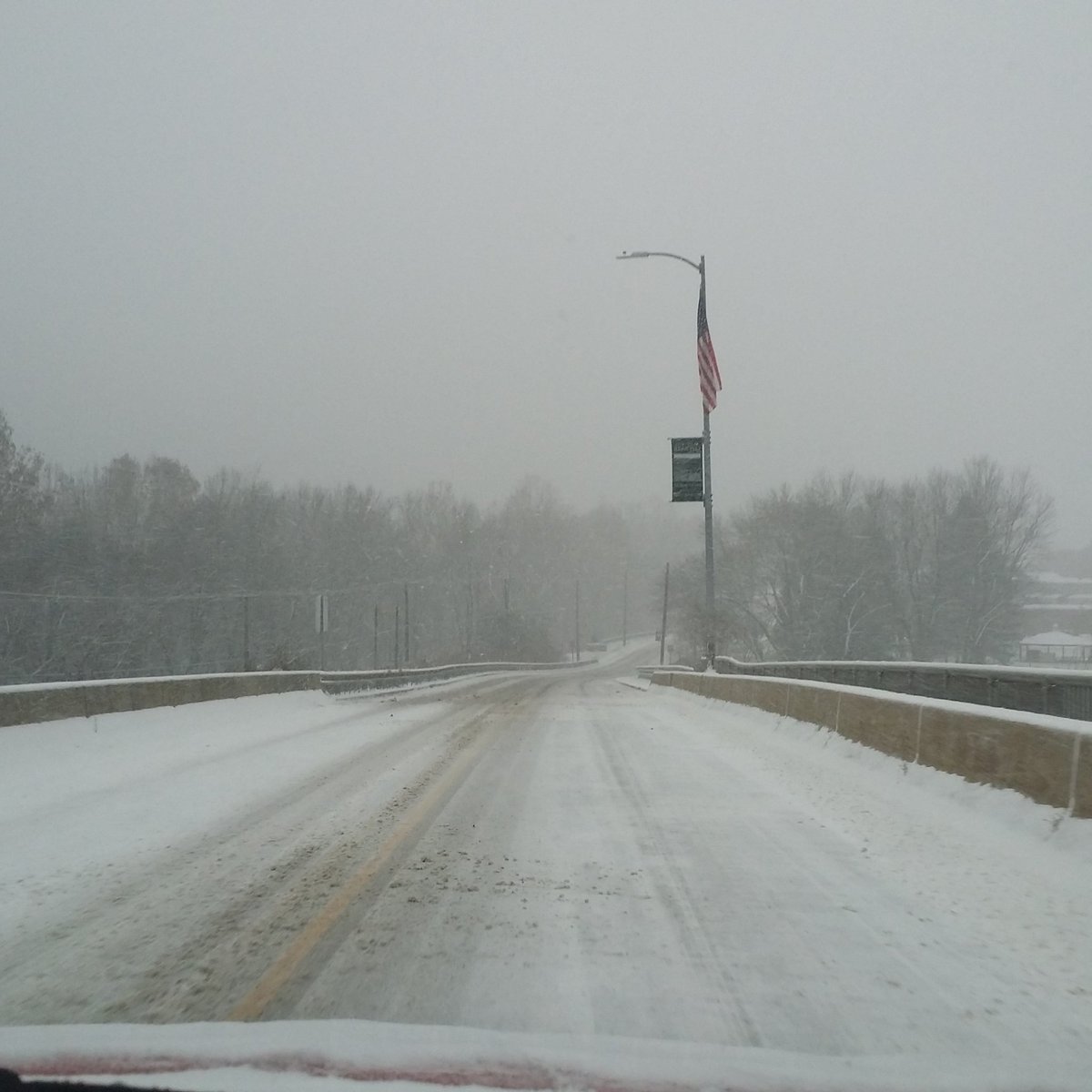 james_roberts69's tweet photo. Roads are a mess .
#pennsylvaniasnow #bundleupandgetoutside https://t.co/rEfj5mbHdC