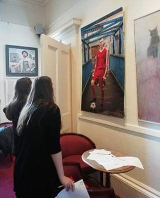 BroughtonARTx's tweet photo. S3 Art and Design pupils visiting the Scottish Portrait Awards today. Thanks to Kenny who use to be Principal Teacher of Art at Broughton for giving us a talk about the exhibition. @BroHighOfficial @ScotPortrait #employability #creativeindustries https://t.co/ZvAtgY6H6A