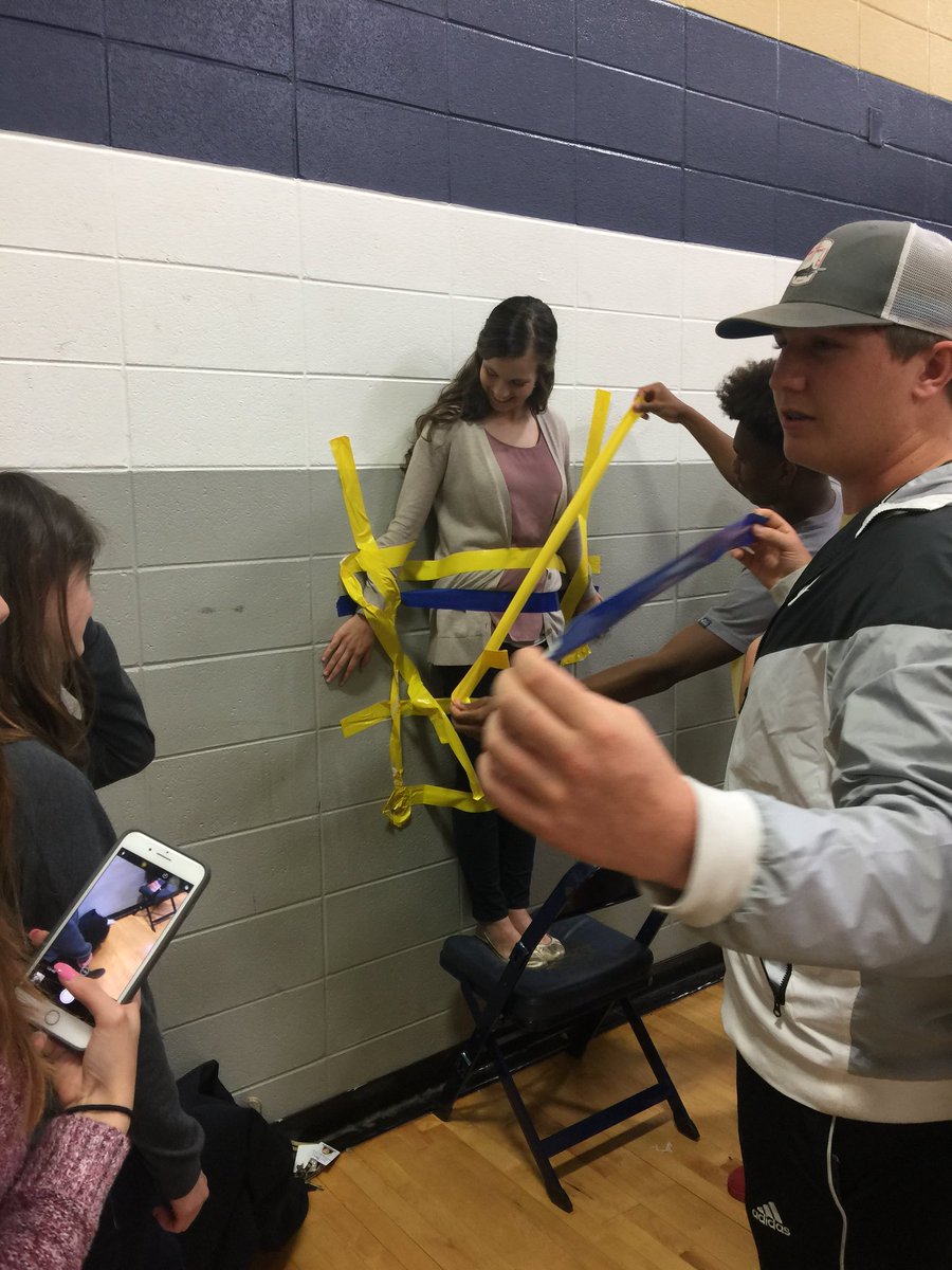 4amcculloch's tweet photo. Good sports for a great cause! #bmhscivitans #golions https://t.co/uK6zvQbGTr