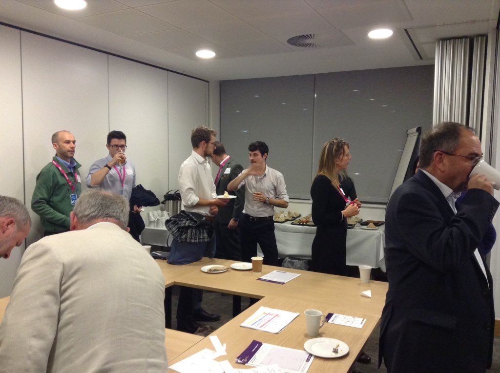 stouty26's tweet photo. Highly enjoyable evening with #thamesvalley #ciltuk @ #peterbrett hosting #tomflatau #howtobecomeabetterleader #LeadershipDevelopment https://t.co/uERgoA6Mys