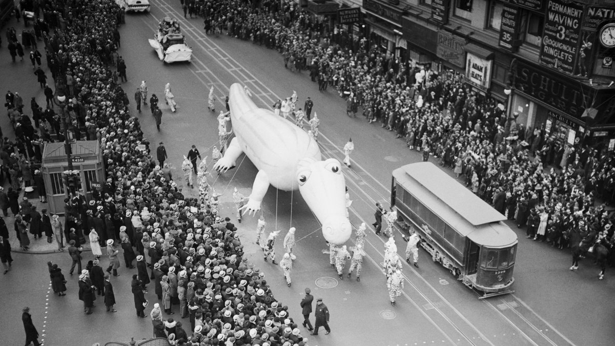 twistopherrobin's tweet photo. #ForgottenCharacters #Macys #ThanksgivingDayParade Andy The Alligator #Vintage 1933 https://t.co/Ozqexrgp7x