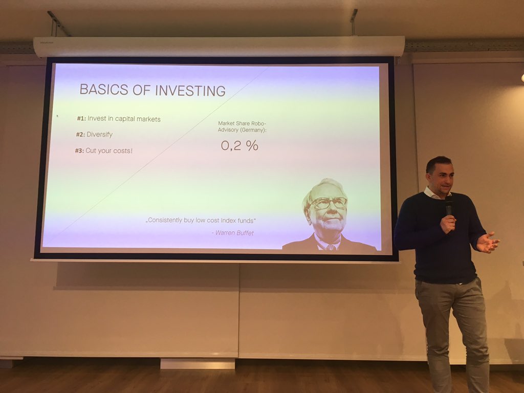 pzim12's tweet photo. Warren & @insoro_official haben eine ähnliche Strategie - Die klingt erstmal gut! @fintechcgn #fintechcgn https://t.co/tltic3wnhZ