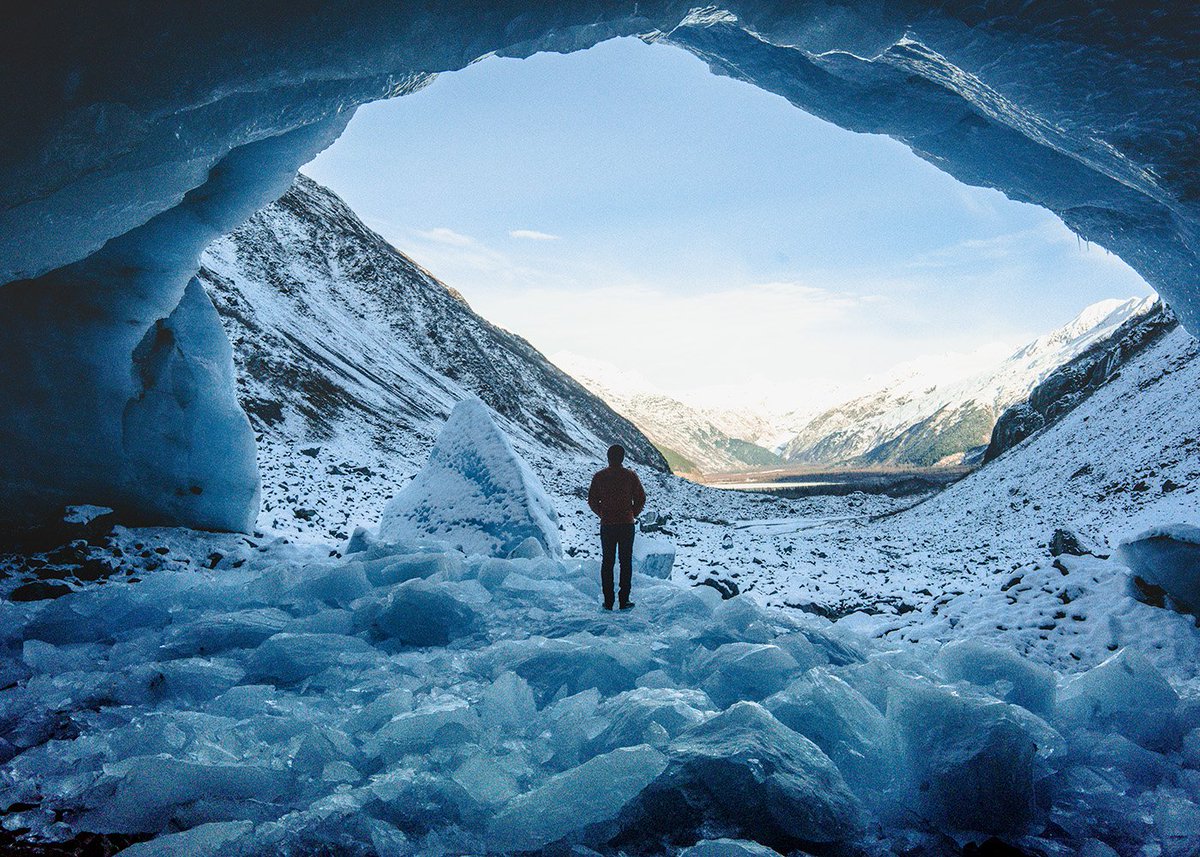 venquecraft's tweet photo. ICYMI Meet adventure photographer Anthony Burden as he wanders the diverse terrains of Alaska! https://t.co/9ySdKVnmY2 #landscapephotography #travelphotography #traveltheworld #travel #venque https://t.co/BYYPK7Yt1p