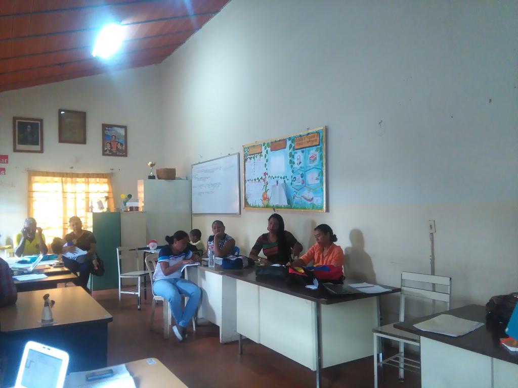 eduticbarinas's tweet photo. Reunión de Tutores de los diferentes PNFAE del estado Barinas, enlace de la Micromision Simón Rodríguez y División de Investigación ZEB
#UNESamuelRobinson #clifpm #ZEB https://t.co/zre7Y7PFmL