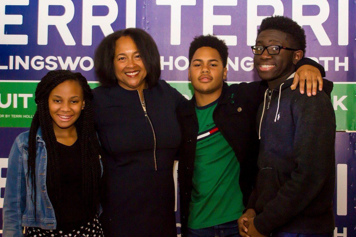 JackandJillGLRC's tweet photo. GLRC Mom &amp; Teen Sponsor Terri Hollingsworth with her son Josh &amp; teens India &amp; Khary celebrating her victory as the newly elected Pulaski County Circuit Clerk. #jackandjillinc @CentralRegionJJ https://t.co/iFFGTQ4Fv9