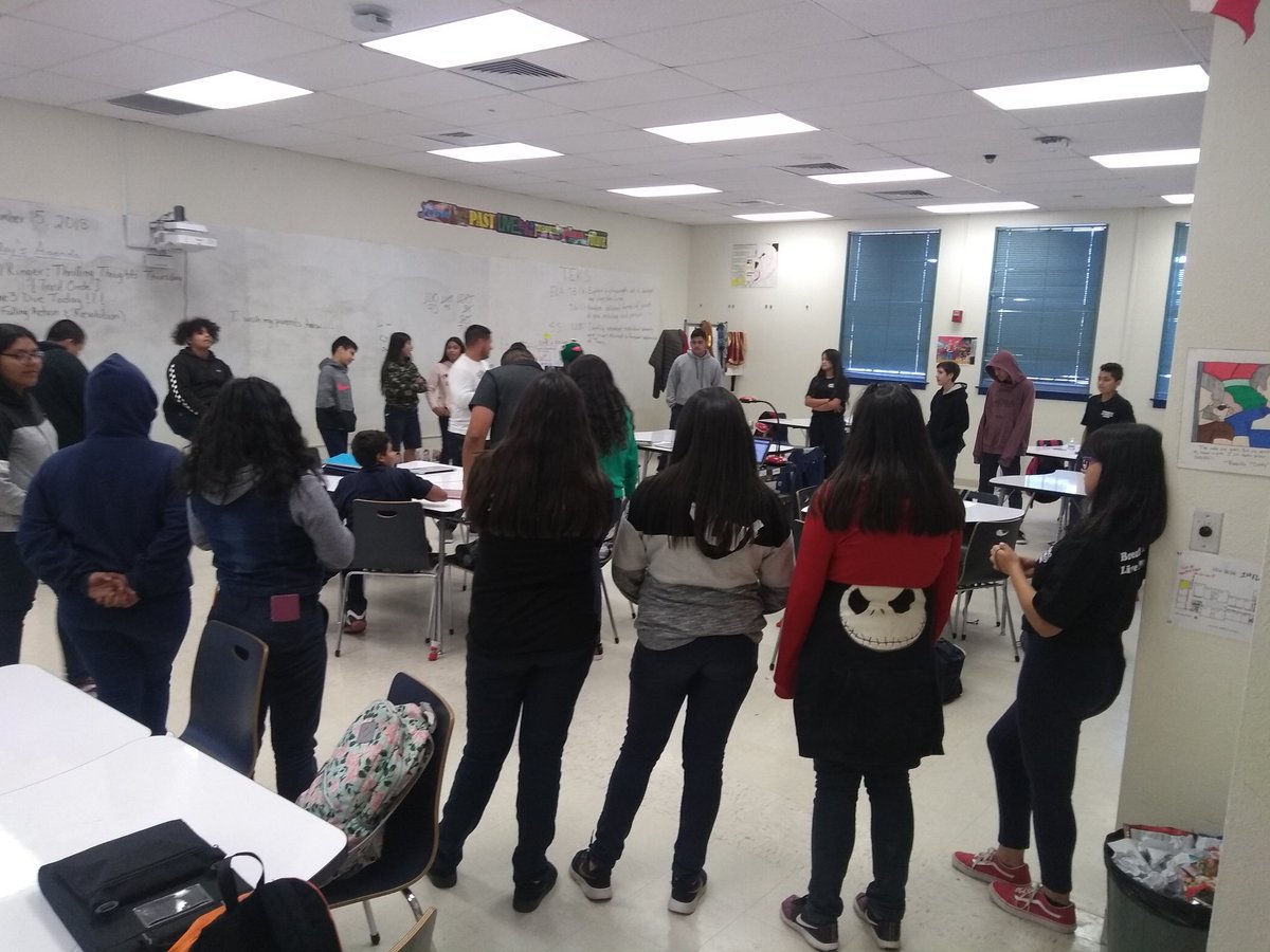 4salmom's tweet photo. "I wish my parents knew..." trust circle happening at @GuillenNewTech So grateful to witness facilitators intentionally making time for #empathy over content. Proud to coach this #newtechnetwork school! 🙌🏽 #creatingconditions #studentculture https://t.co/Bi2ur6dSVq