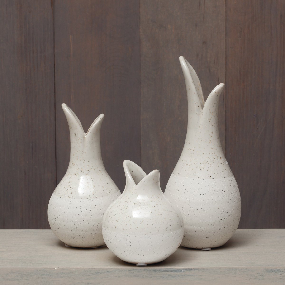 MeraVic1's tweet photo. Shop Owners: From our 2019 Silk and Home Decor Collection! A vase is a necessity for any decor, so look no further than our cute yet simple ivory two-textured flared vases in three sizes! #meravic #silkandhome #wholesalesilk #wholesalespring #wholesale #vase #ceramic #ivory https://t.co/d3HdneyFVq