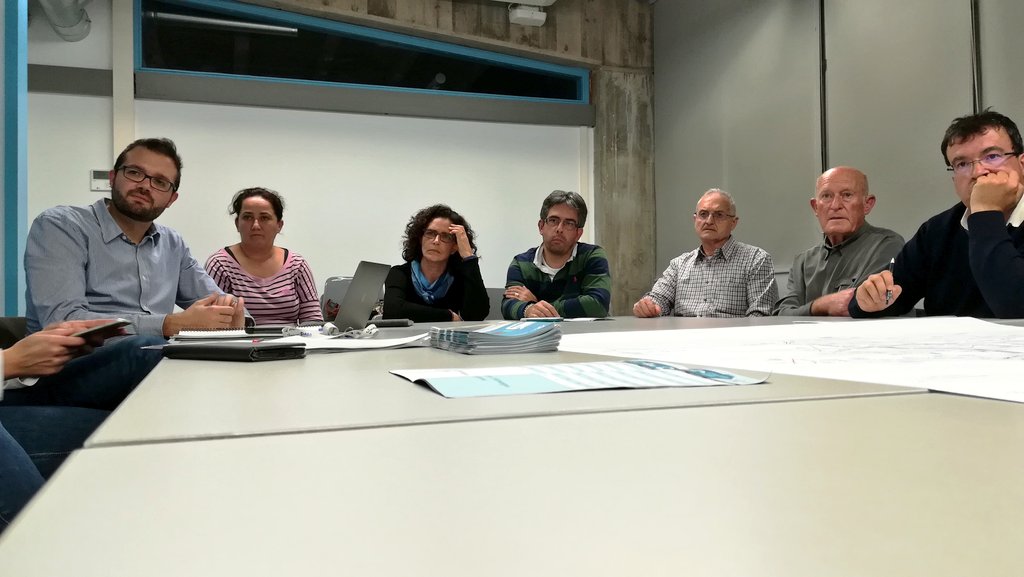 armengol1971's tweet photo. Treballem amb els veïns una App Mòbil pel transport públic a demanda per als barris perifèrics de #Terrassa 🚍 https://t.co/fbFGYmPodI