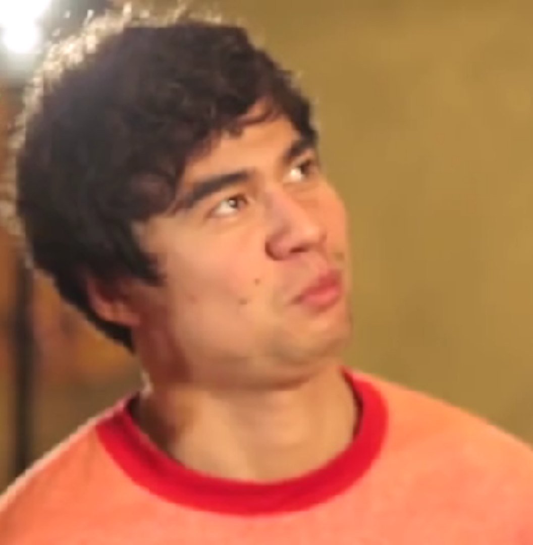 wildflowor's tweet photo. When you broke something and pretending it wasn't you 
#5SOSFam https://t.co/jexGFhzGTv