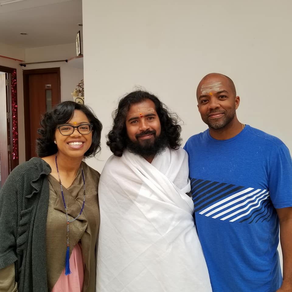 YoginiMa's tweet photo. @TheBMYI A11: Peace was revealed to me in such a shocking and phenomenal way in Rishikesh, India. These two guys: a Bramachari and @changabell live peace in SERVICE to HUMANKIND #ProgramForPeace https://t.co/rq0QFIENPc