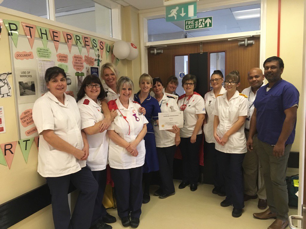 MDT <a href="/2Grantham/">WARD 2 GRANTHAM</a> <a href="/ULHT_News/">NHS United Lincs</a> celebrating #StopThePressureDay