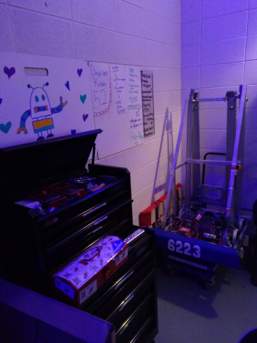 Falls_Robotics's tweet photo. Welcome back 6223! Pre-season is in full swing for Arsenal Engineering! T-shirt cannon anyone? https://t.co/FID1w9nXzm