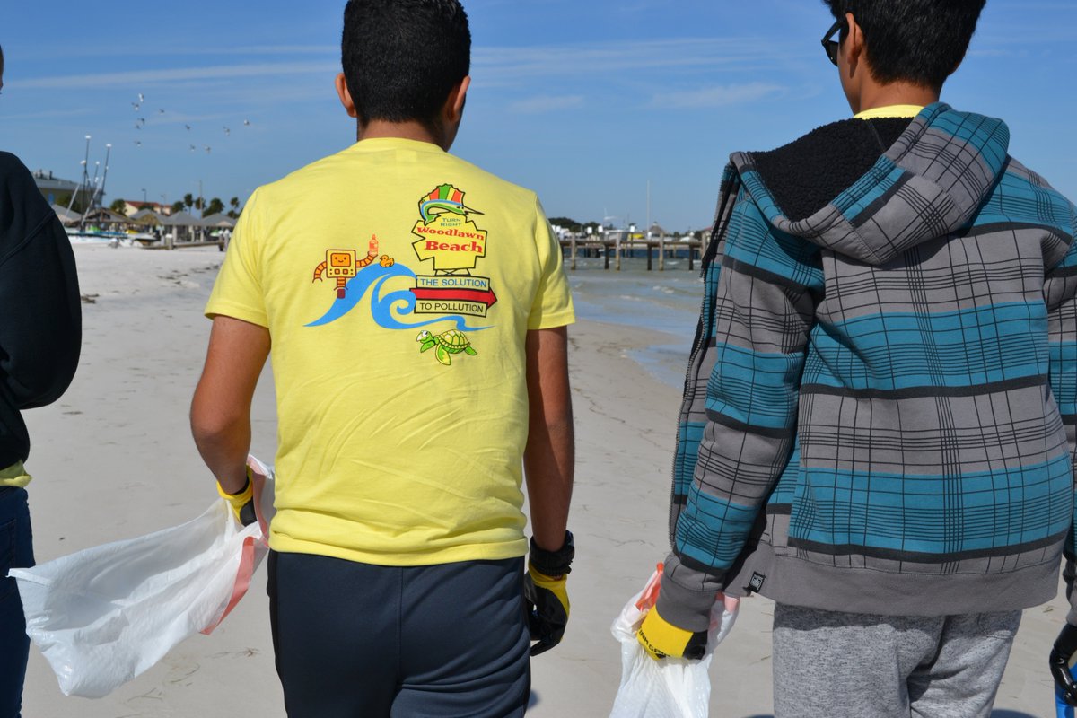 WBMS_robotics's tweet image. #Thanks2BESTrobotics Pensacola Beach Cleanup