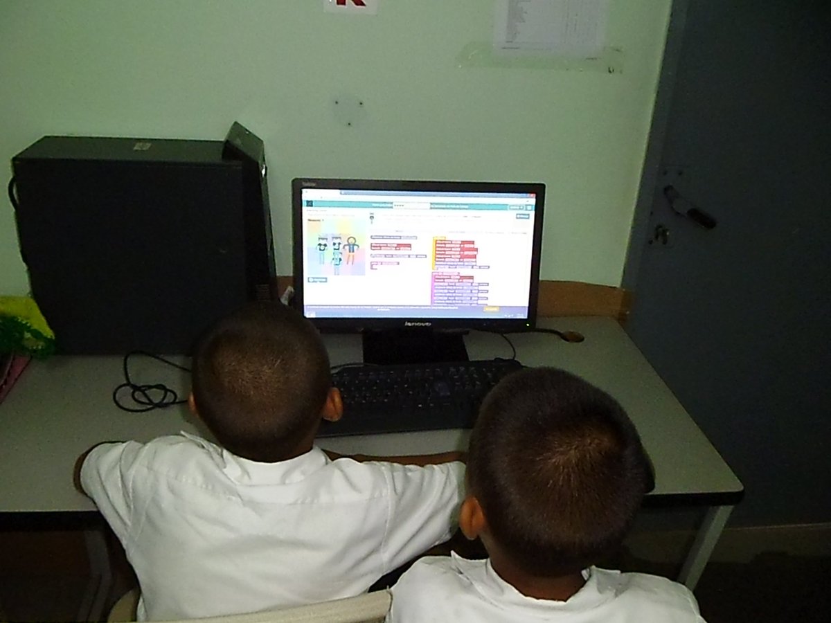 Escuela María Olimpia De Obaldía tweet media