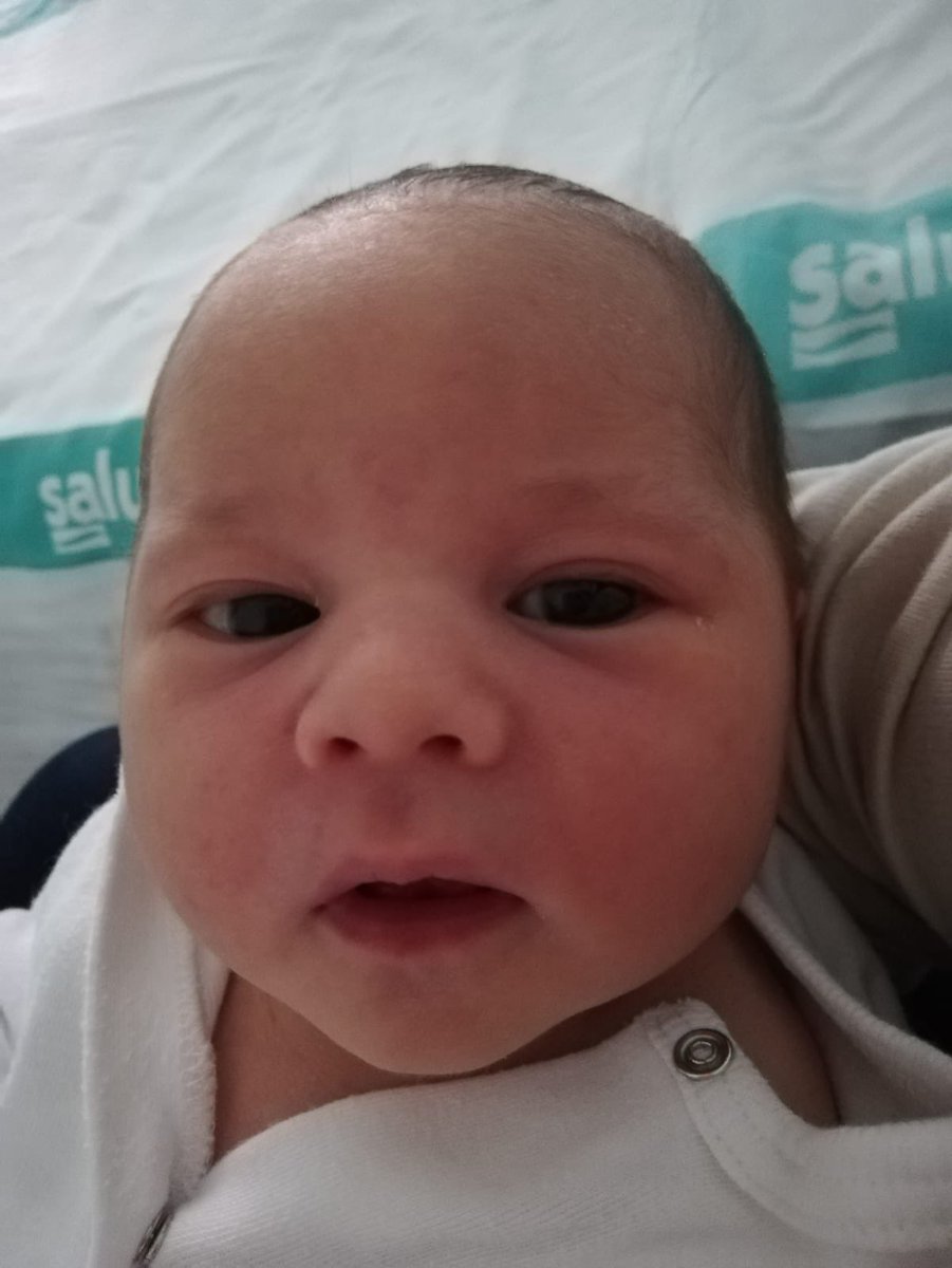 wikitapia's tweet photo. Ya en casita con la pequeña de la casa. Otra luz que guia nuestros pasos @aitor_lahuer https://t.co/TkNLKtvi0i