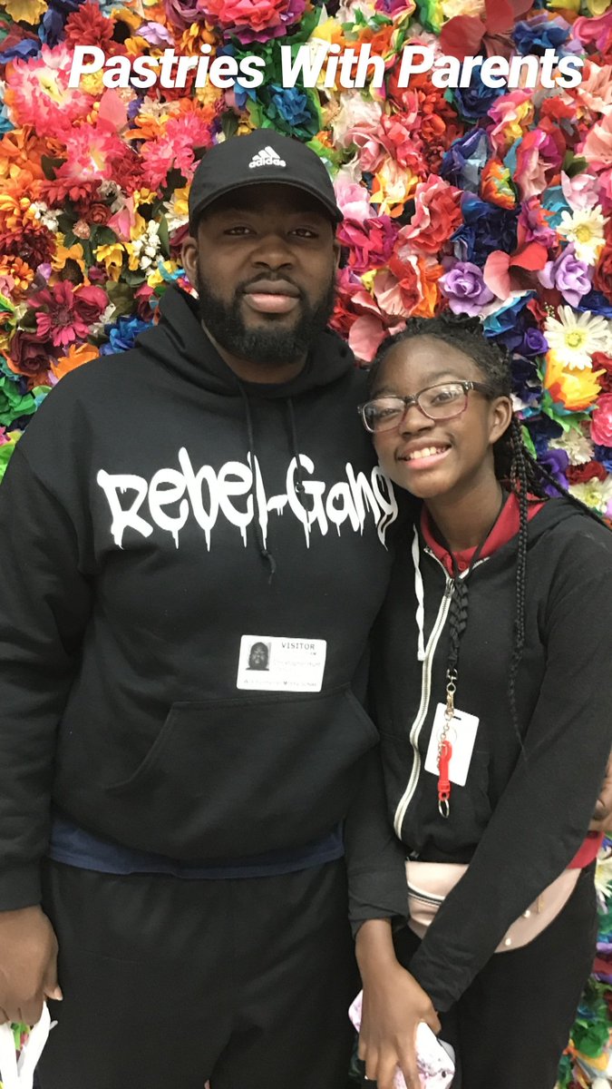 diva_education's tweet photo. #PMSPASTRIESWITHPARENTS
A huge thank you to @PermenterCHISD Art Department for making our floral backdrop! It made our pictures POP & our parents loved it!
#PastrieswithParents
#ThePermenterWay
#CHISDTheLeadingChoice
@haddox_t @Snowmanlearning @MrEtheAP @TasharaTuck @jdedmun https://t.co/1e7JikMpkY