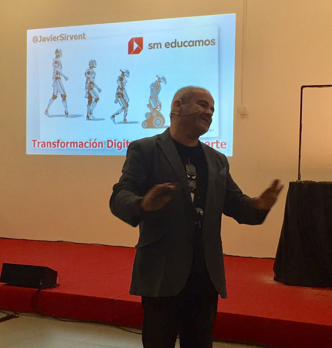 codemagijon's tweet photo. Directivos @codemagijon disfrutan de la sugerente conferencia de @JavierSirvent en Encuentro Institucional @SMEducamosES en #SIMO2018 #SimoEDU18 acerca de los retos que la digitalización para el mundo y la educación @cmfsantiago @ETCMFSANTIAGO #SomosCodema https://t.co/ScOzp5ZciD