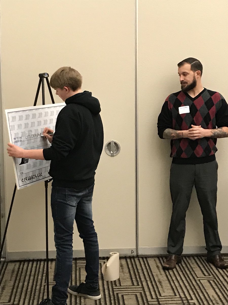 Royal_CU's tweet photo. Royal Credit Union is proud to be the presenting sponsor of the Eau Claire Chamber’s #RealLifeAcademy. Today 300 students from 6 high schools will manage a monthly budget by making purchases at stations. From transportation to child care, this is a #RealLife experience! https://t.co/HflDTJRsRa