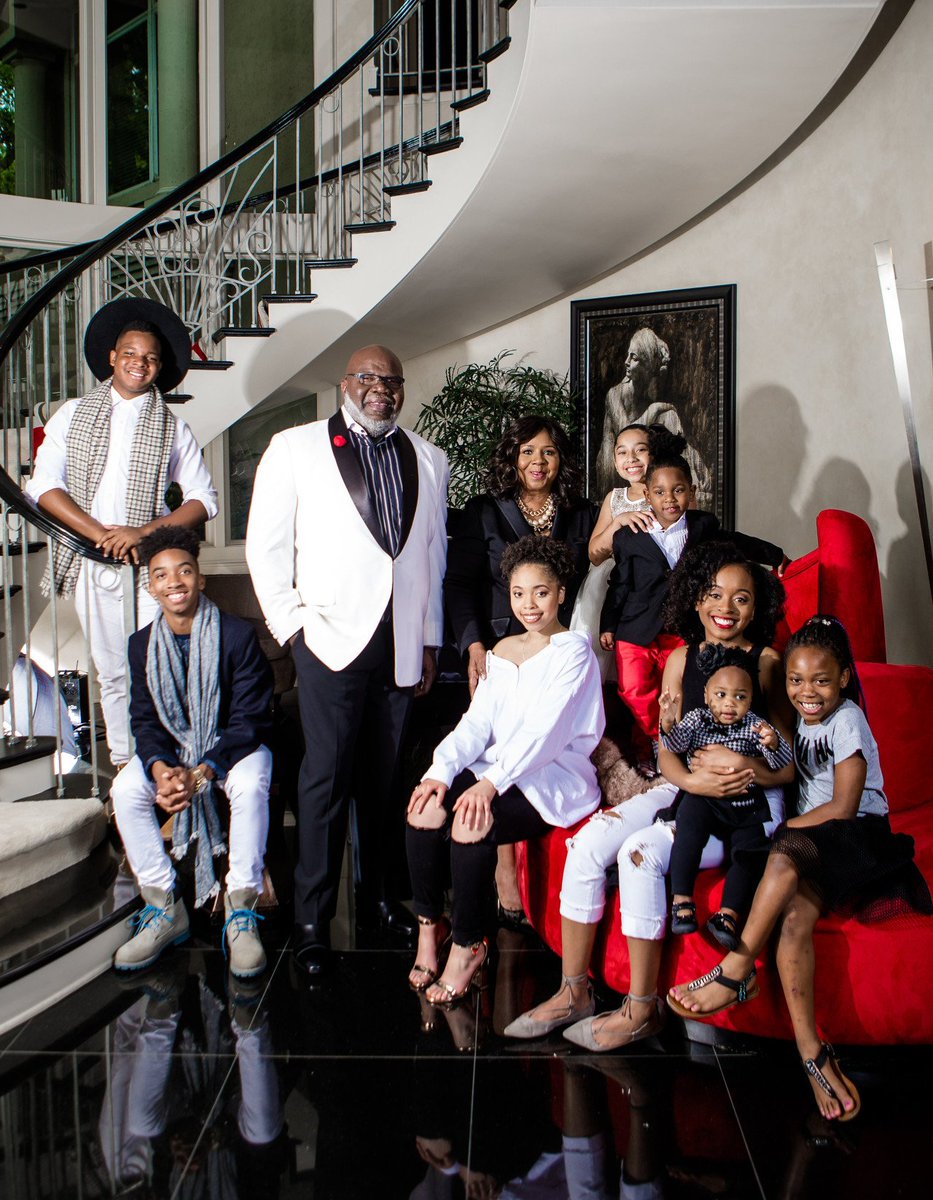 Serita Jakes tweet media