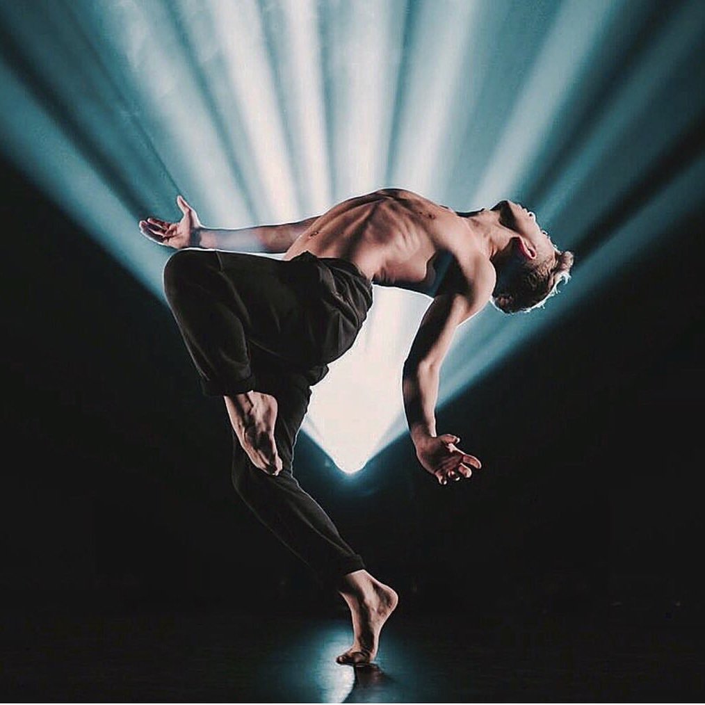 We've been so eager to share this news! <a href="/michaeldameski/">Michael Dameski</a> will be joining us at select cities on our 18/19 Frame Your Focus Tour! He was the runner-up on this past season on World of Dance and can't wait for you all to experience a class with him! #BellaMoxi #FrameYourFocusTour