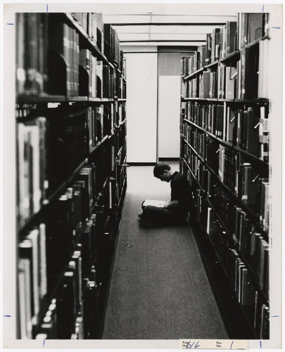 clemsonlibrary's tweet photo. Clemson students still enjoy taking some time to enjoy a good book in the library!
#throwbackthursday #tbt #clemsonlibrary #cooperlibrary https://t.co/QIJoSsf6GO