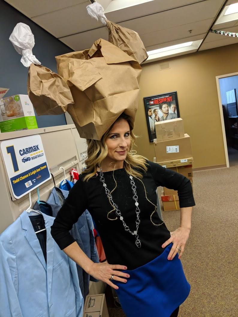 Retweet if  you like <a href="/LeighAnnTowne/">Leigh Ann Towne</a>'s turkey hat. 🦃😉 #Thanksgiving #turkey #hat #goofball