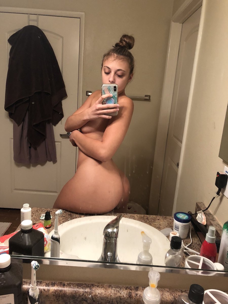 bbabyoliviaa's tweet photo. hi daddy😚 buy some nudes🥰💕 PAYPAL ONLY #sugarbabywanted
#paypig
#walletdrainee
#seekingarrangement
#paypal #sellingpics
#sugarbaby
#sugardaddy #sugarbaby #sugarbabylife #sugardaddyneeded #sugardaddywanted #paypigneeded #sextape https://t.co/OoRmeNGpFK