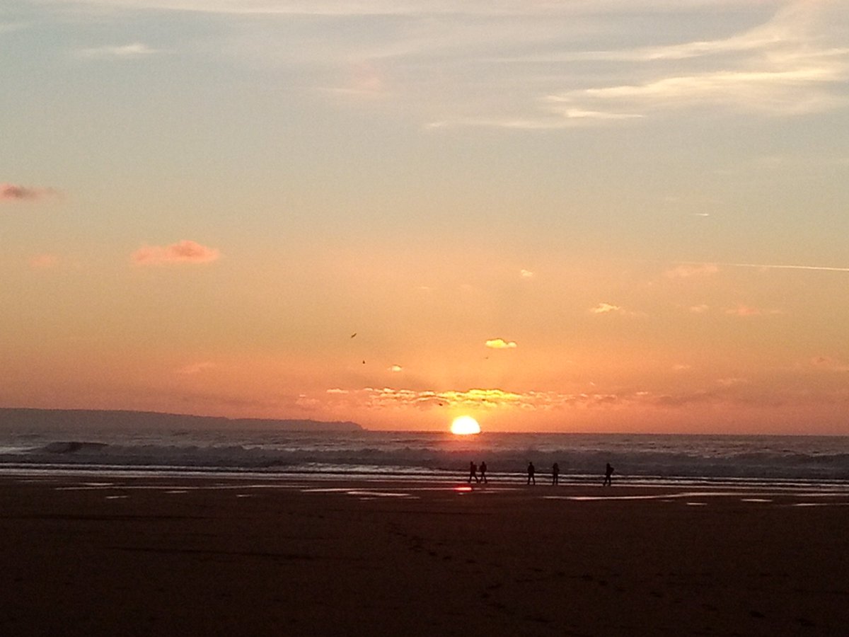 beach_ranger's tweet image. North Devon is such an amazing place to live. I took this on  #croyde beach after work yesterday and now I'm heading off on holiday to some equally beautiful parts of the UK #staycation #devonisheaven