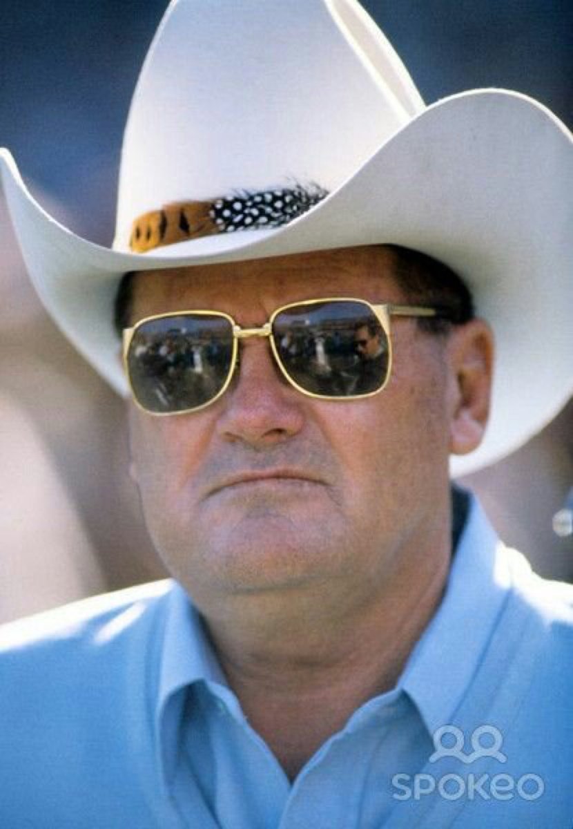 Super70sSports's tweet photo. When asked about Earl Campbell not finishing a mile run in practice, Bum Phillips said "When it's first and a mile, I won't give it to him." https://t.co/bqJyU3pf9E