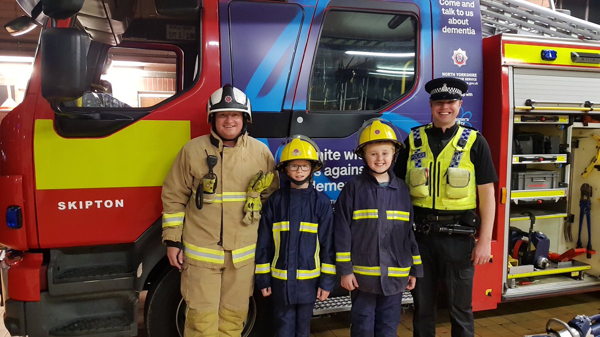 Thursday nights is cadets night <a href="/NorthYorksFire/">North Yorkshire Fire & Rescue Service</a> #Skipton.  Students are starting to work towards a level 1 #BTEC qualification. 

Even the gaffer <a href="/SM_Sierra12/">Tony Peel NYFRS</a> and PC Sugar Ring doughnut <a href="/KS_295/">PC Jonny Stubbs</a> have got their lads in on the act