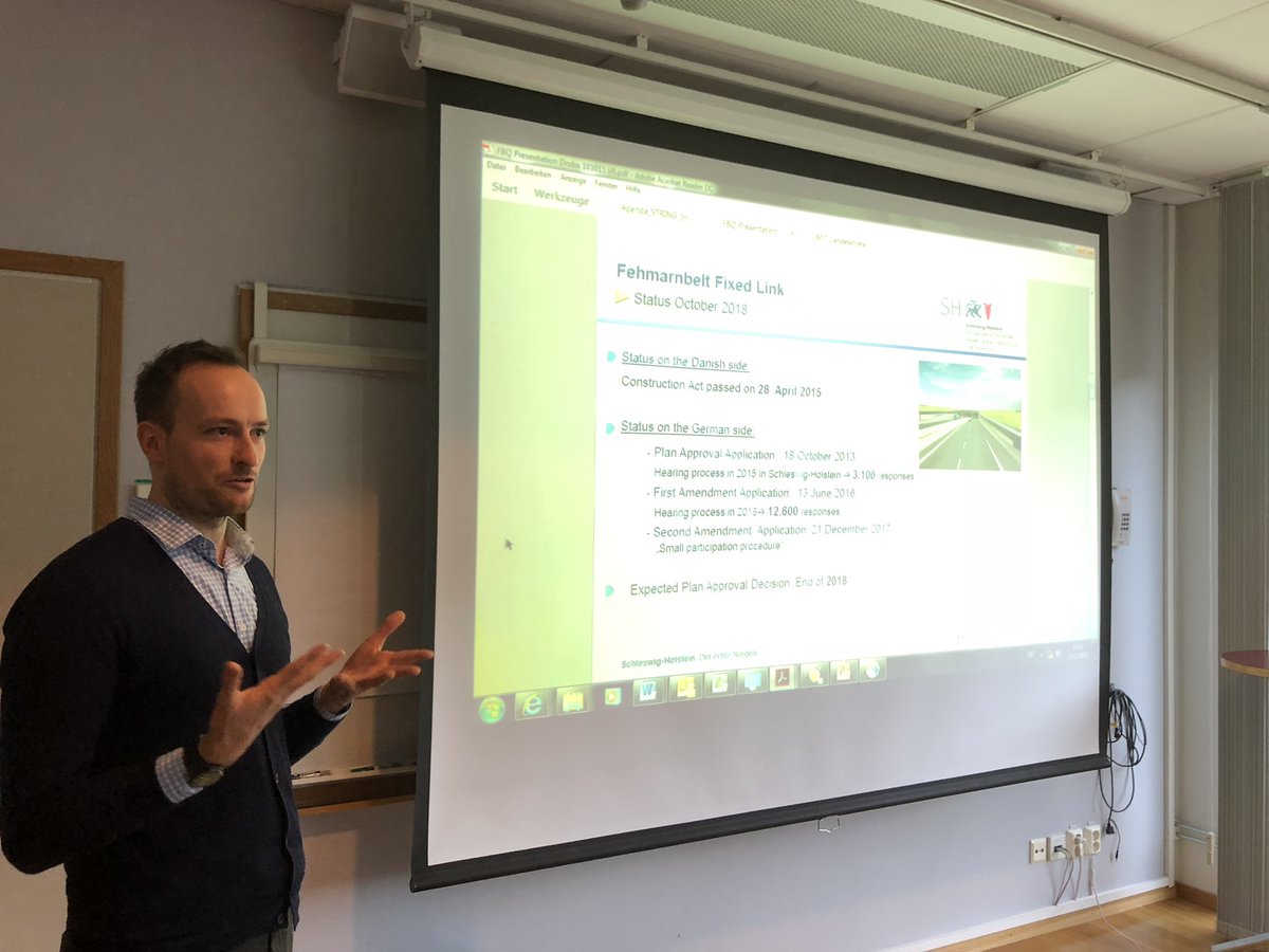 Vad händer när Fehmarnbelt öppnar? STRING infrastrukturgrupp på plats i Göteborg pratade transportsatsningar sträckan Oslo-Hamburg. Sebastian Topp (representant för #Hamburg och #Schleswig) gav även status för Fehmarnbältförbindelsen.#vgregion #stringnetwork #interreg #akershus