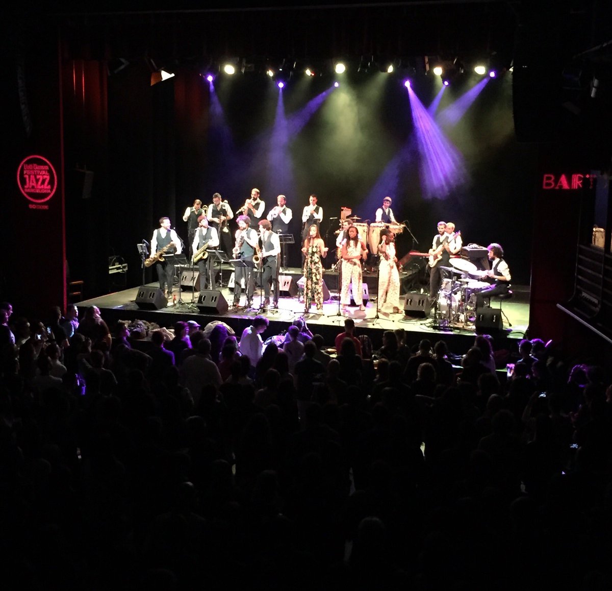 JudithMASF's tweet image. Bandas con mucho ritmo que merece la pena descubrir. #TheGramophoneAllstarsBigBand #WollDammFestival #JazzBarcelona