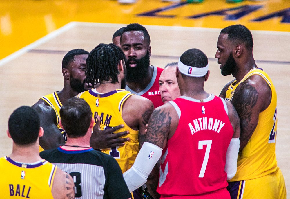 LakersRecap's tweet photo. From day one, it was speculated that the tempers of players brought together on this new @Lakers squad might flare. #LakersRecap #LakeShow #LakersNation
Lakers Roster: Are Their Personalities Too Explosive?
https://t.co/Nrxnu6zYzb https://t.co/jdSq1cldDa