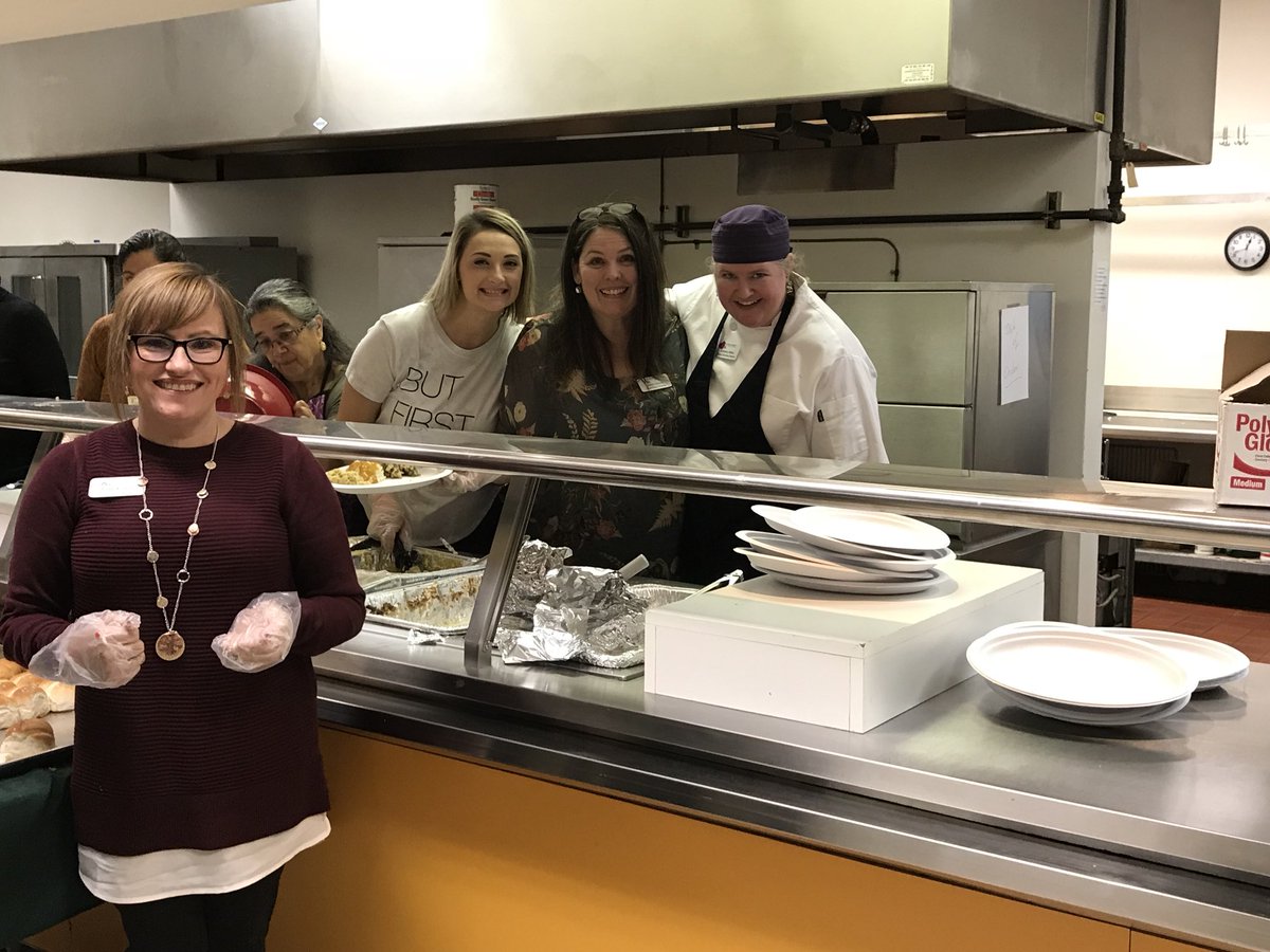 AdTheoaks's tweet photo. What did the Oaks staff do today you ask? We served over 400 seniors at the Lebanon Senior Center today! We look forward to this Thanksgiving dinner event every year, and are happy to participate ❤️ #seniorliving #Thanksgiving https://t.co/mia4md40kA