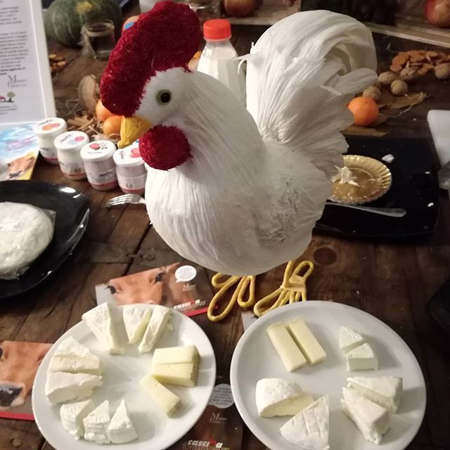 Fontanacervo's tweet photo. Dolcezza, poesia, sapore, tradizione. Tutto questo nel piatto  questa sera da @tre_galli 
#formaggio 
#Fontanacervo 
#maestridelgusto 
#localfood https://t.co/AgdhQEAL2I