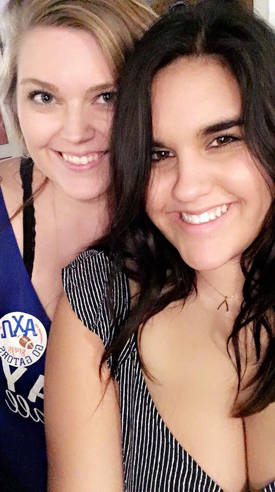 Kyleigh_Calvo's tweet photo. only 1 month until i’m in Kansas with my soul sista!!♥︎♥︎♥︎ i misses u tons #gogators #gooklahoma https://t.co/zLdz0y1eQp