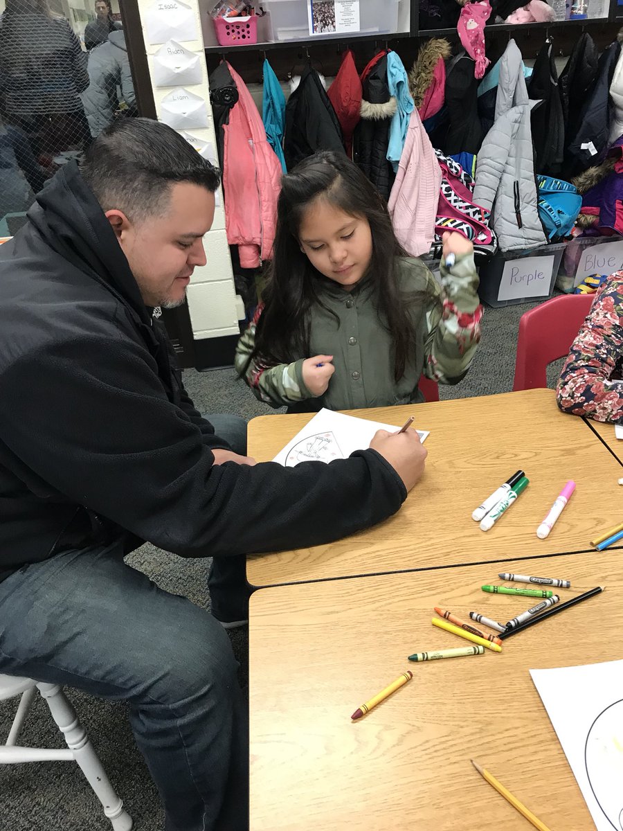 MrsVazquez54's tweet photo. Students were SO happy to have such special guests with us today for Parent Visitation Day! We shine brighter together! 🤗 @D54schools #WeAre54  #D54Armstrong https://t.co/cOoezumwIW
