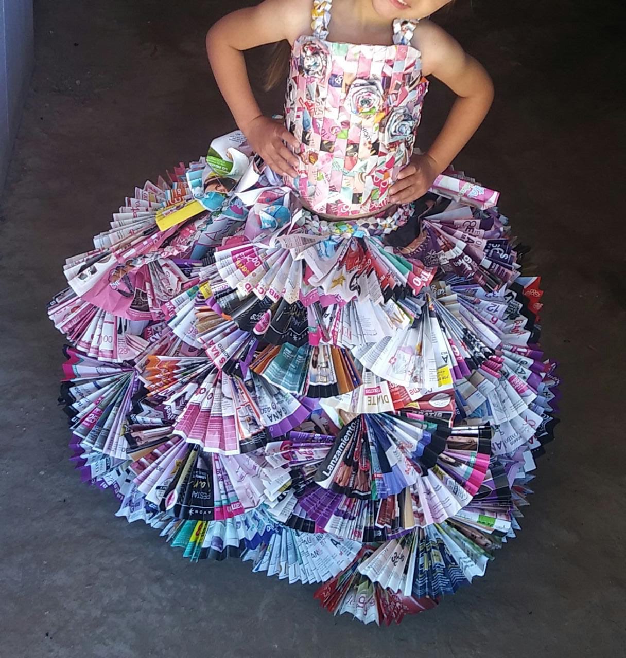 Pilar Espino auf Twitter: „Trajes típicos hechos con material reciclado. Creación de Madres de y LEC la comunidad de La Trampa en el Durazno, Tamazula. En el la creatividad