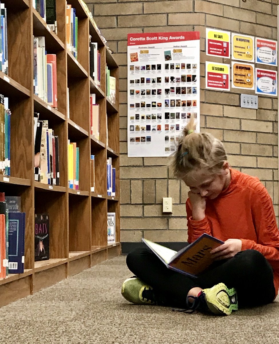 jacksonlibrary2's tweet photo. Isn't this what loving a great story is all about.  Glad I had the chance to capture this moment. "Obsessed with Mars." #LifeonMars #Iwanttogo #wonder @jacksonlibrary2 @slcsdltt @Lexi_SLCSchools @slcschools https://t.co/K18V63Eu88