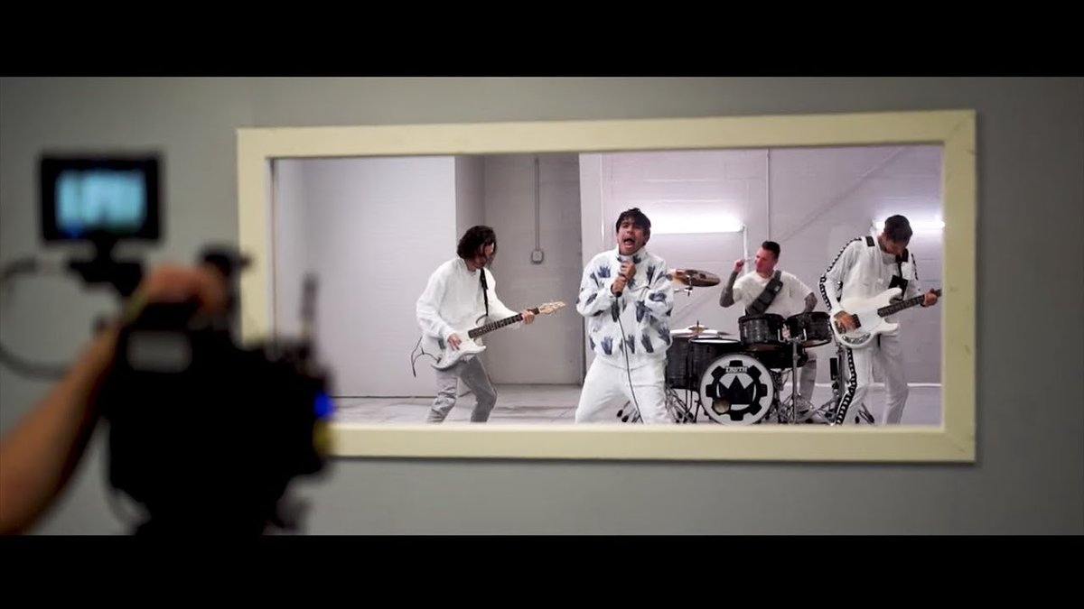 New Track: Crown The Empire - Behind The Scenes of what i am dlvr.it/QrMT3N