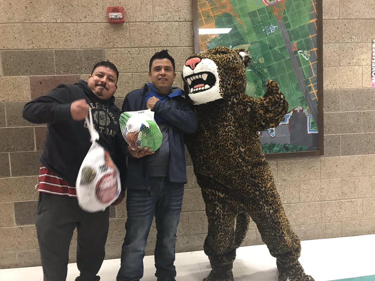 LeaderLuehmann's tweet photo. Jaguar Jack made a showing at @NSJ_MPLS Fall Festival.#gojaguars https://t.co/NoHDloU3NU