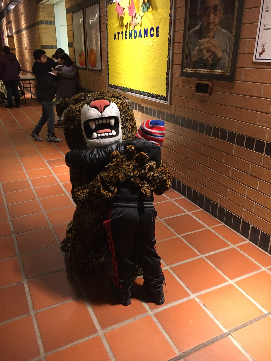 LeaderLuehmann's tweet photo. Jaguar Jack made a showing at @NSJ_MPLS Fall Festival.#gojaguars https://t.co/NoHDloU3NU
