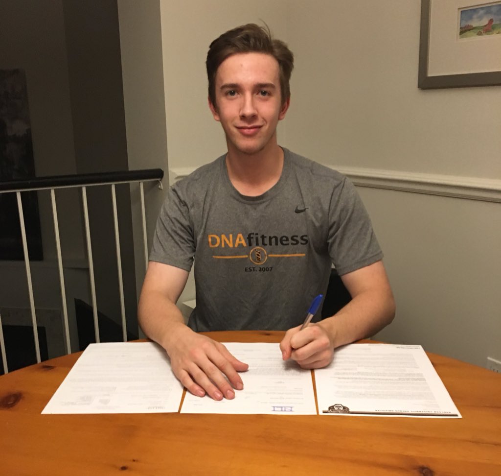 MattyNo19's tweet photo. Excited and proud to have officially signed to be a Golden Grizzly! Can’t wait to get started next year! 🐻⚾️#WEARtheBEAR #OUfam https://t.co/RRi2WjQpvr