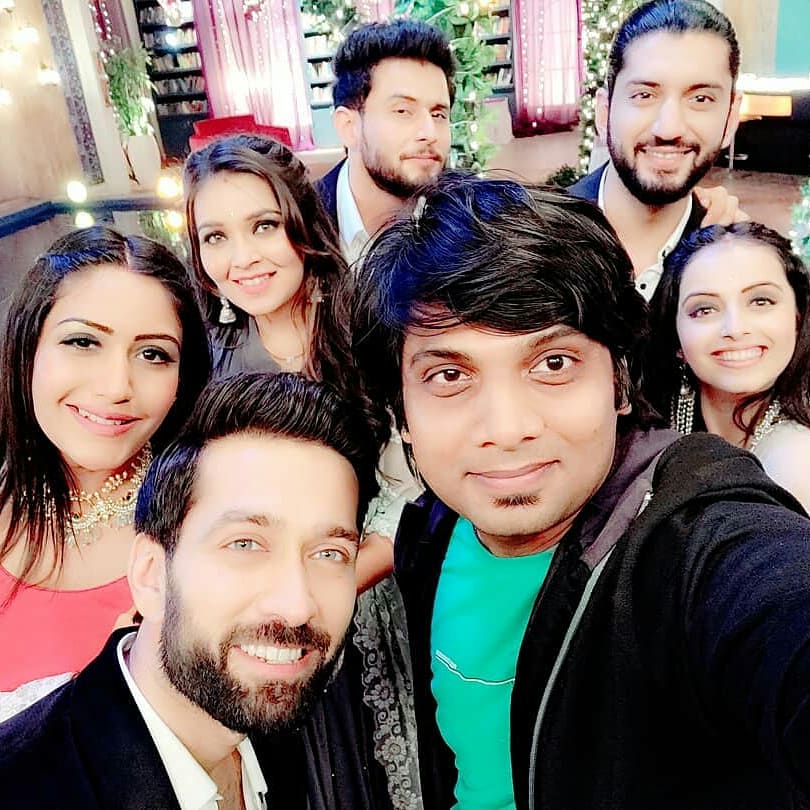 shrenufan_tamil's tweet photo. Awesome pics from set, upcoming @shrenuparikh11 @mansi_srivas
@SurbhiChandna @KUNAL_JAISINGH @NakuulMehta
@Mattooleenesh #shrenuparikh #gaurisinghoberoi #Rikara #AniRiVya #shivOmRu #repost #Starplus #Songseq 😘😍❤ https://t.co/1EGQti2DJh