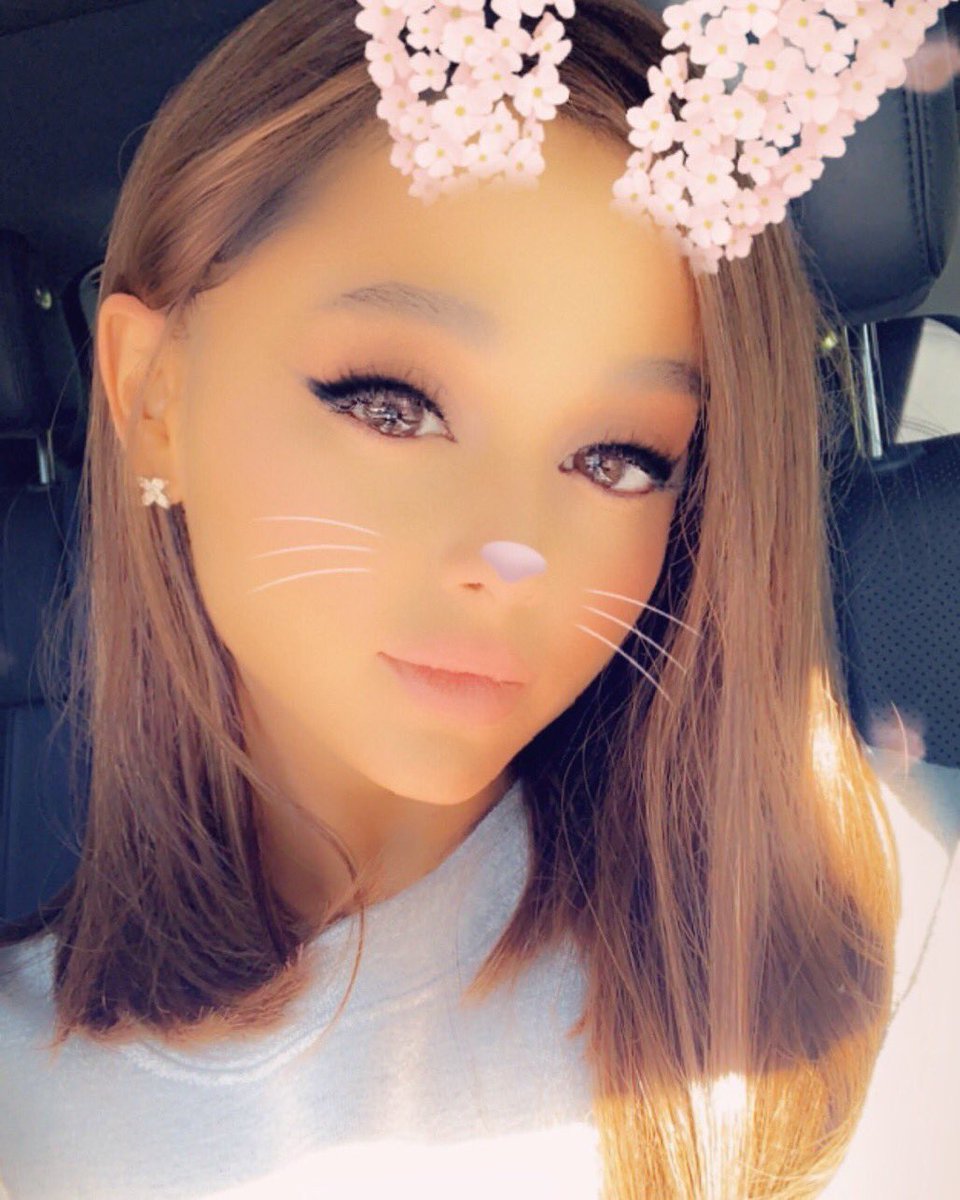 luvinari's tweet photo. excuse bad b!tch coming through https://t.co/lQx5KtQhuy