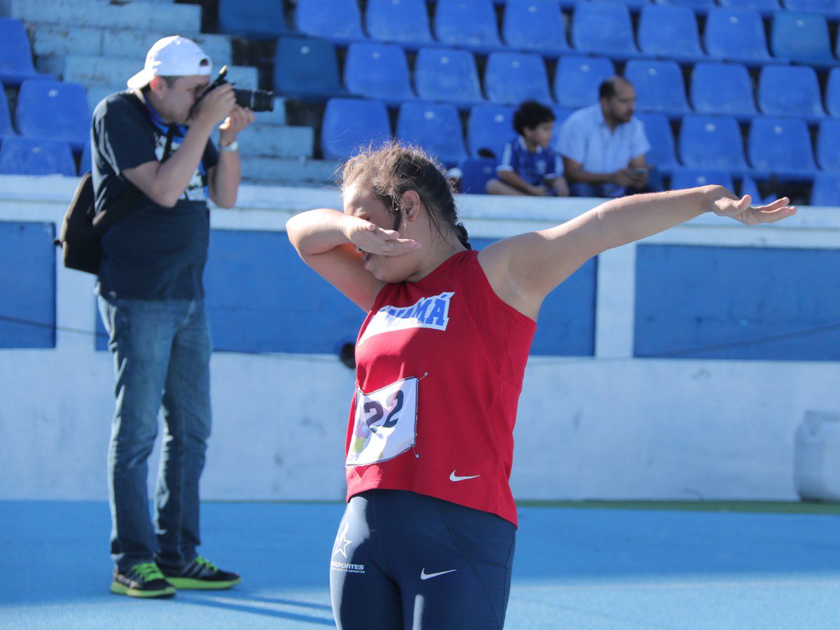 Pandeportes's tweet photo. La atleta panameña🇵🇦 Milagros Peñalba, se lució y ganó 3 medallas de ORO🥇 en el atletismo de los X Juegos Codicader para Estudiantes con Discapacidad, en El Salvador. ¡Felicidades! https://t.co/UeRm7xXmmE
