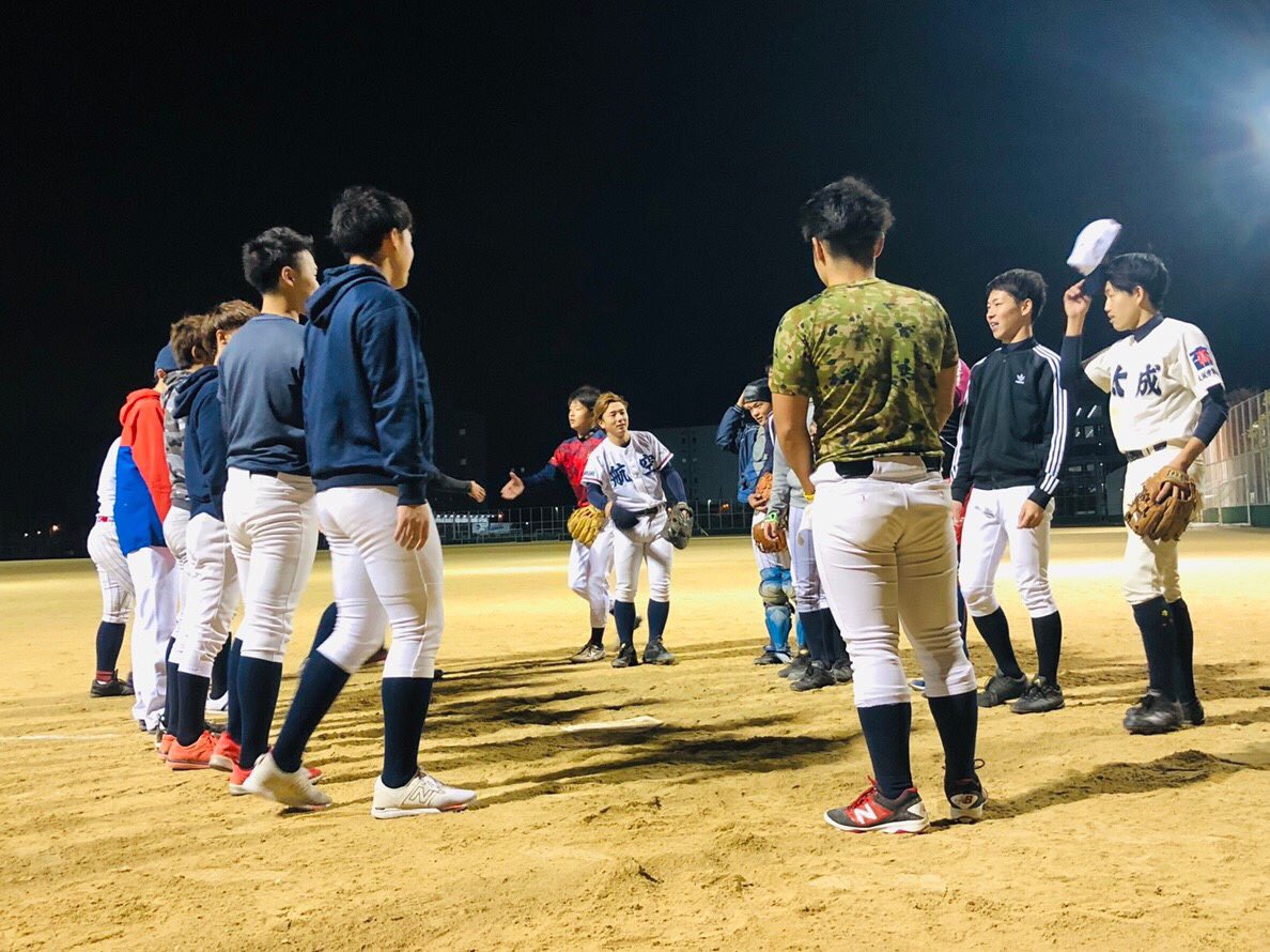 BaseballBezel's tweet photo. 11月14日 (水) in スポーツパーク舞洲

今年最後の試合は紅白戦でした！

終始笑顔で楽しくやってて良かった◎

来年も楽しく野球しよう🙆‍♂️ https://t.co/Ovp2MUtumE