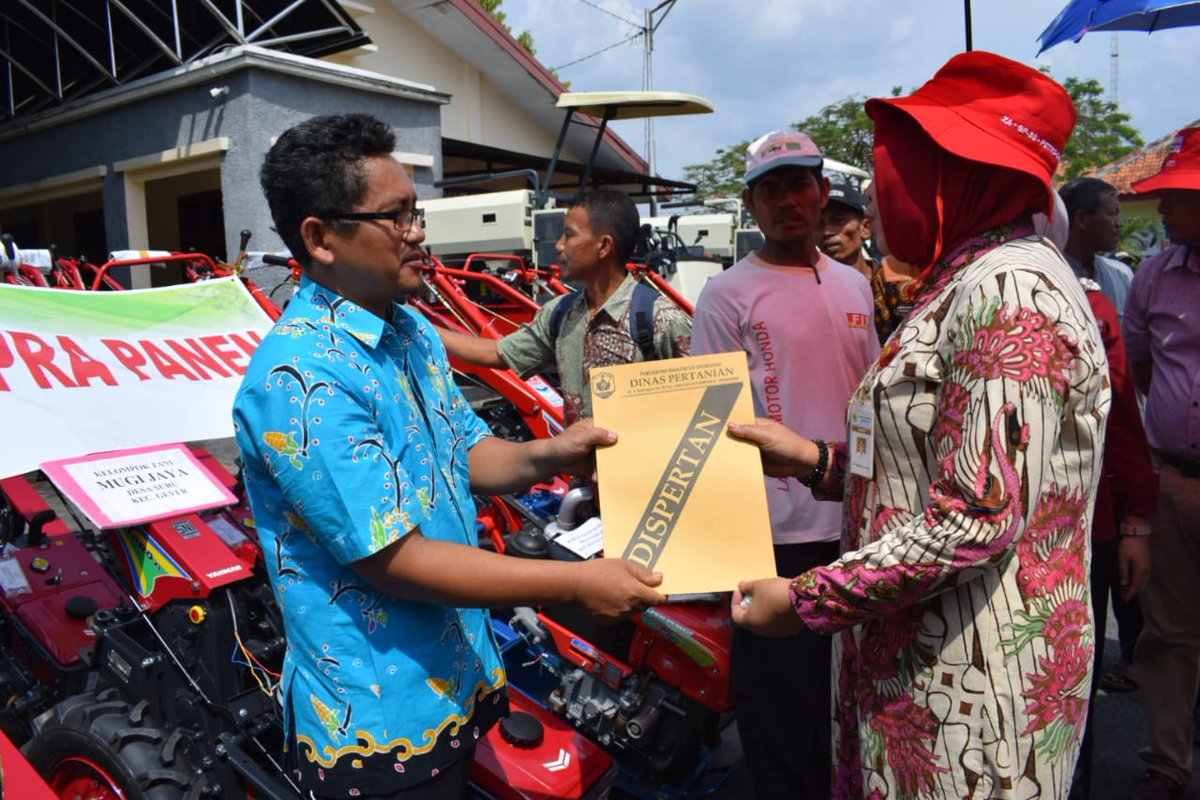 humasGrobogan's tweet photo. Mari terus kita tingkatkan pertanian Grobogan.
@SumarniGrobogan @dispertan @kodimpurwodadi @rumahkedelai
#pertanian #GroboganHebat #HumasGrobogan https://t.co/tSkz9zYfse